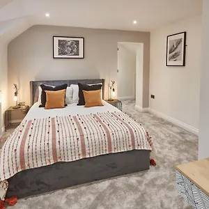 https://host-stay-uggleby-house.yorkshirehotels.net