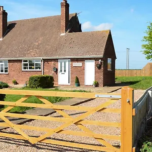 https://1-woodhouse-cottages.yorkshirehotels.net