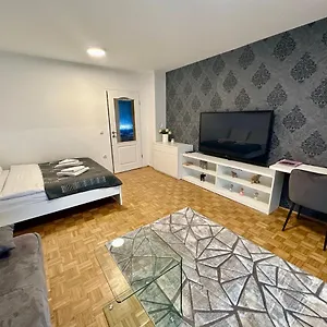 Clara Apartment